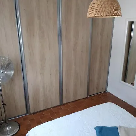 Des Apartment *